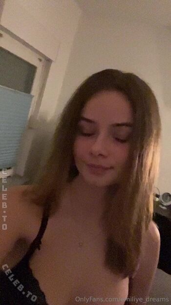 Full leaked Emiliy dreams private onlyfans photo