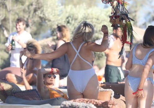 Full leaked Emily atack private photo