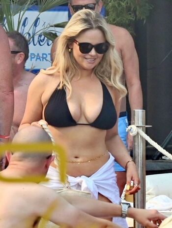 Full leaked Emily atack private photo