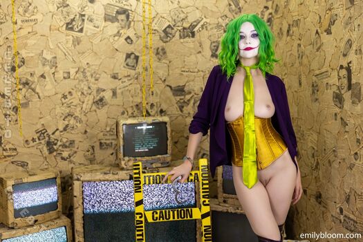 Full leaked Emily bloom private photo