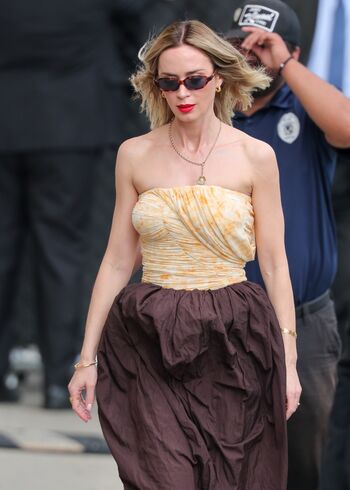 Full leaked Emily blunt page private photo