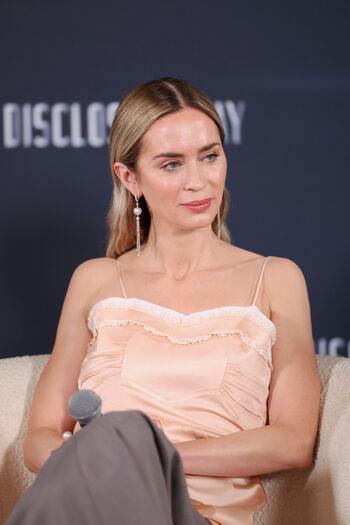 Full leaked Emily blunt private photo