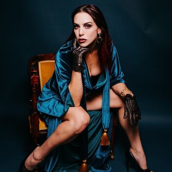 Full leaked Emily booth private photo