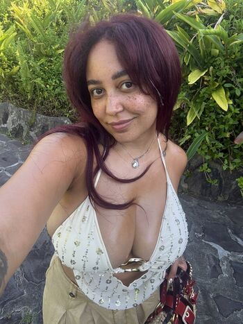 Full leaked Emily chere private photo