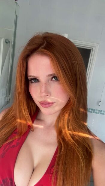 Full leaked Emily deyt aysage private photo