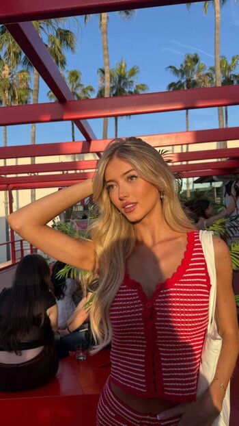 Full leaked Emily dobson private onlyfans photo