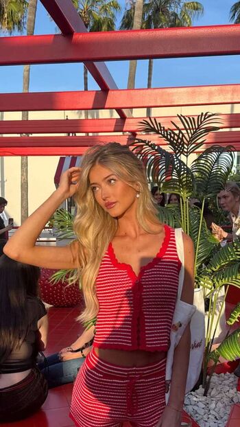 Full leaked Emily dobson private onlyfans photo