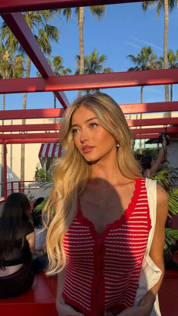 Full leaked Emily dobson private onlyfans photo