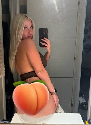 Full leaked Emily dolly private photo