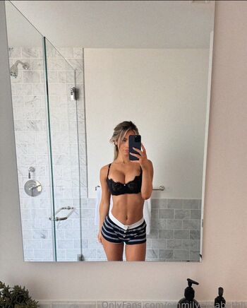 Full leaked Emily elizabth private onlyfans photo
