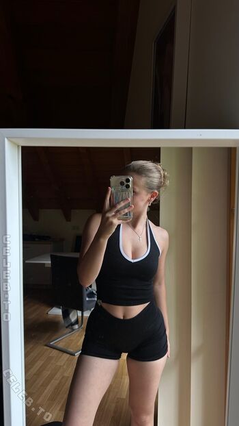 Full leaked Emily erdbeer private photo