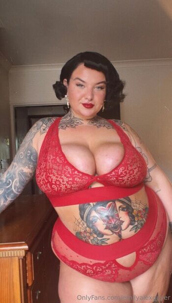 Full leaked Emily guyer private photo