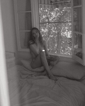 Full leaked Emily hall private photo