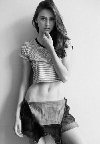 Full leaked Emily hall private onlyfans photo