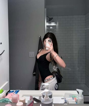 Full leaked Emily hung page private photo