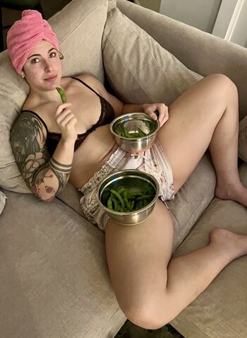 Full leaked Emily joel private photo