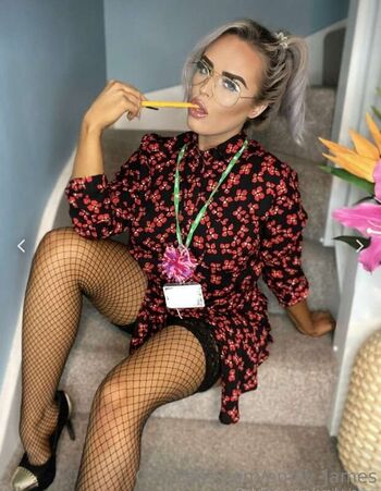 Full leaked Emily jones private photo