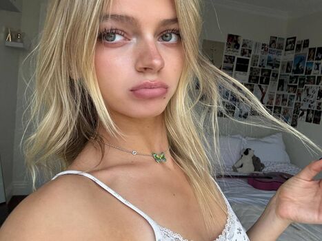 Full leaked Emily kelavos private onlyfans photo