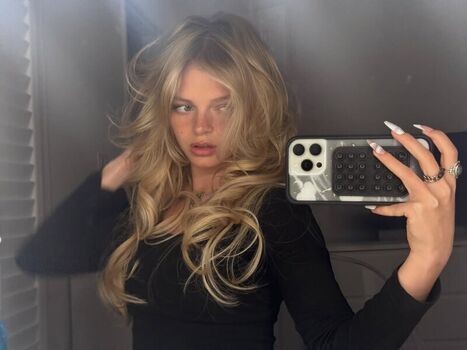 Full leaked Emily kelavos private photo