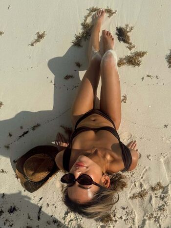 Full leaked Emily landon page private onlyfans photo