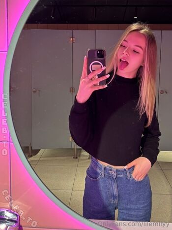 Full leaked Emily little private photo