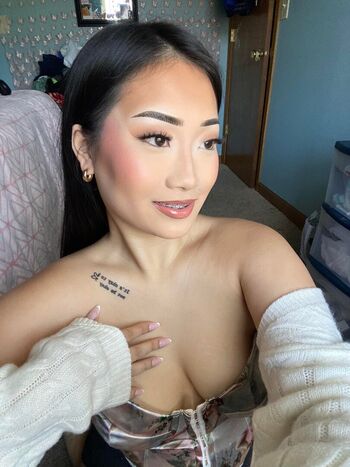 Full leaked Emily lorr private onlyfans photo