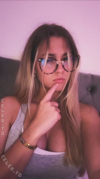 Full leaked Emily maurer page private onlyfans photo