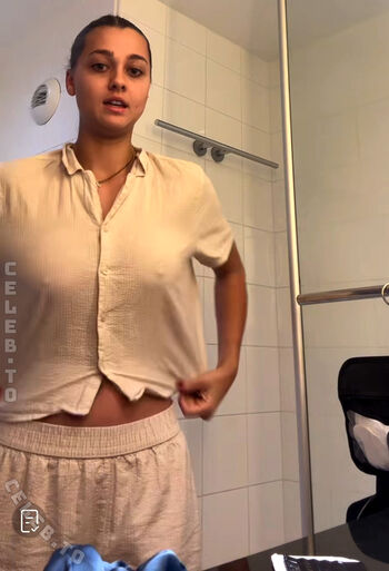 Full leaked Emily maurer private photo