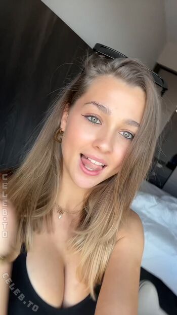 Full leaked Emily maurer private photo