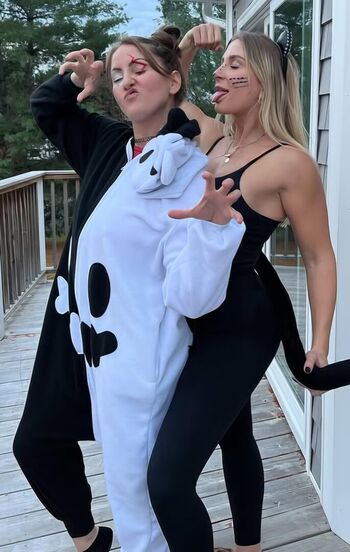 Full leaked Emily mcleod l huntress em l bikini huntress page private onlyfans photo