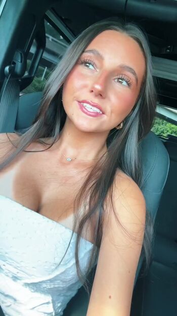 Full leaked Emily newton private photo