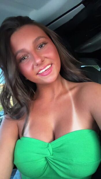 Full leaked Emily newton private photo