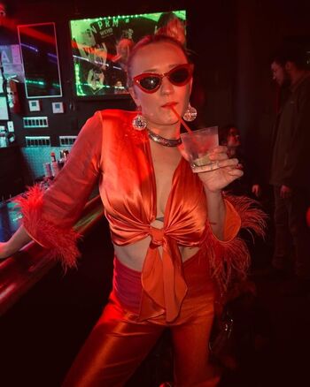 Full leaked Emily osment private photo