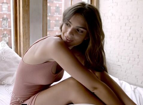 Emily Ratajkowski