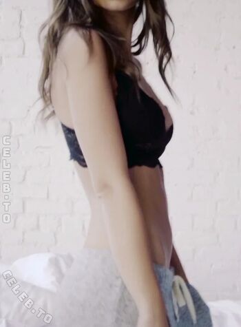 Full leaked Emily ratajkowski page private photo