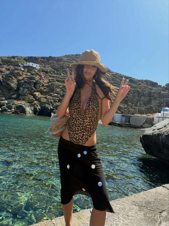 Full leaked Emily ratajkowski private photo