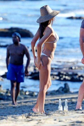 Full leaked Emily ratajkowski private photo