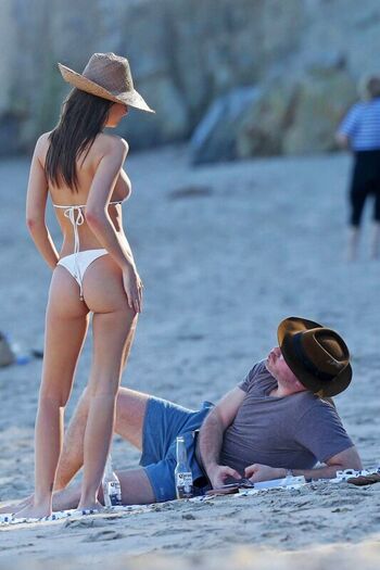 Full leaked Emily ratajkowski private photo