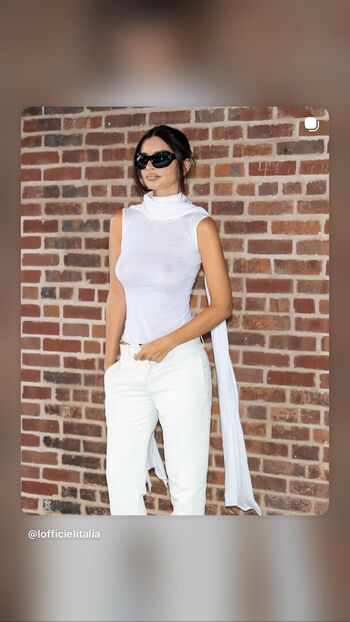 Full leaked Emily ratajkowski page private photo