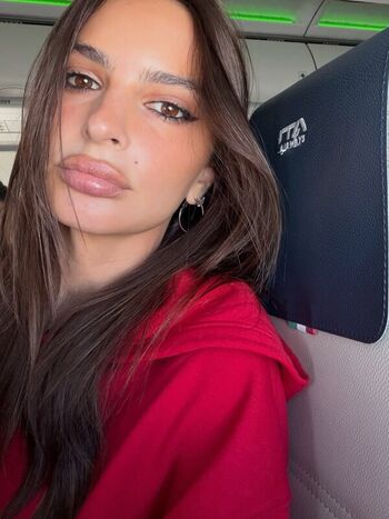 Full leaked Emily ratajkowski  page private photo