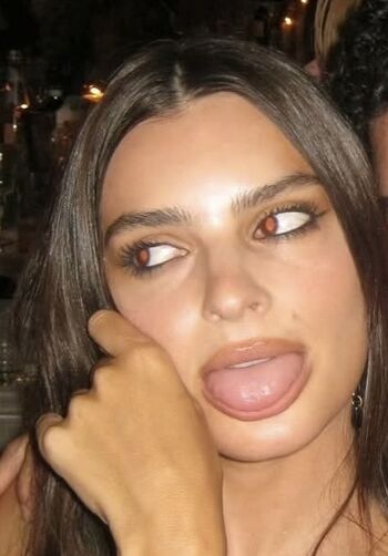 Full leaked Emily ratajkowski  page private photo