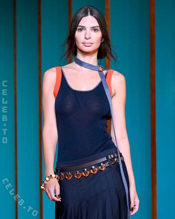 Full leaked Emily ratajkowski page private photo