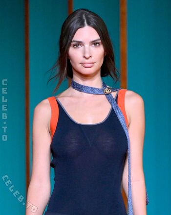 Full leaked Emily ratajkowski page private photo