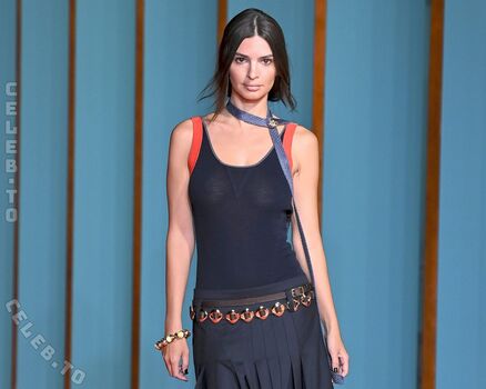 Full leaked Emily ratajkowski page private photo