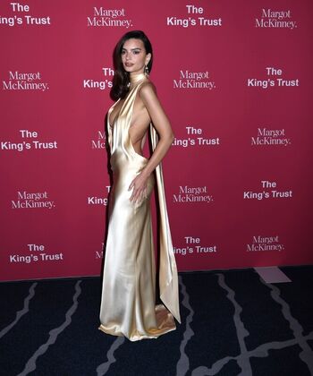 Full leaked Emily ratajkowski private photo