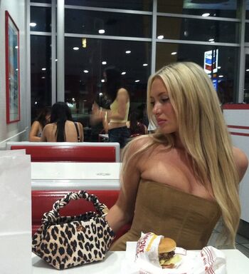 Full leaked Emily roman private photo