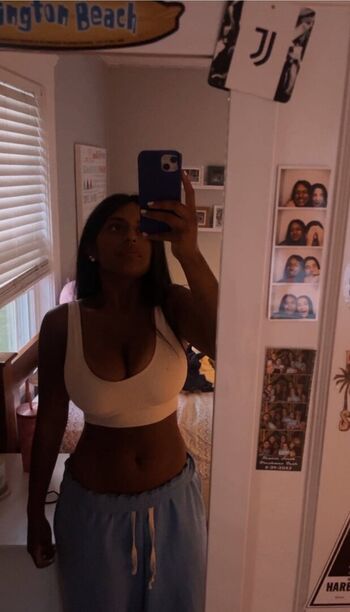 Full leaked Emily santttt private photo