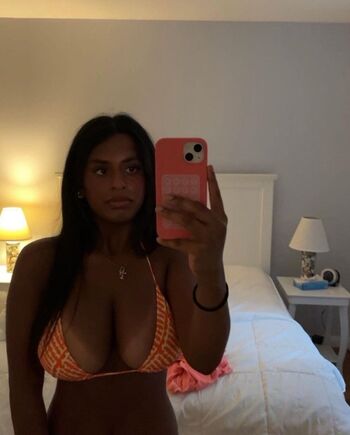 Full leaked Emily santttt private photo