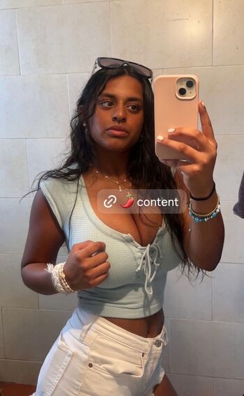 Full leaked Emily santttt private photo