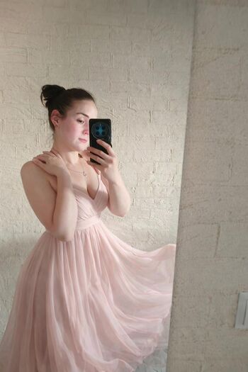 Full leaked Emily toh private photo